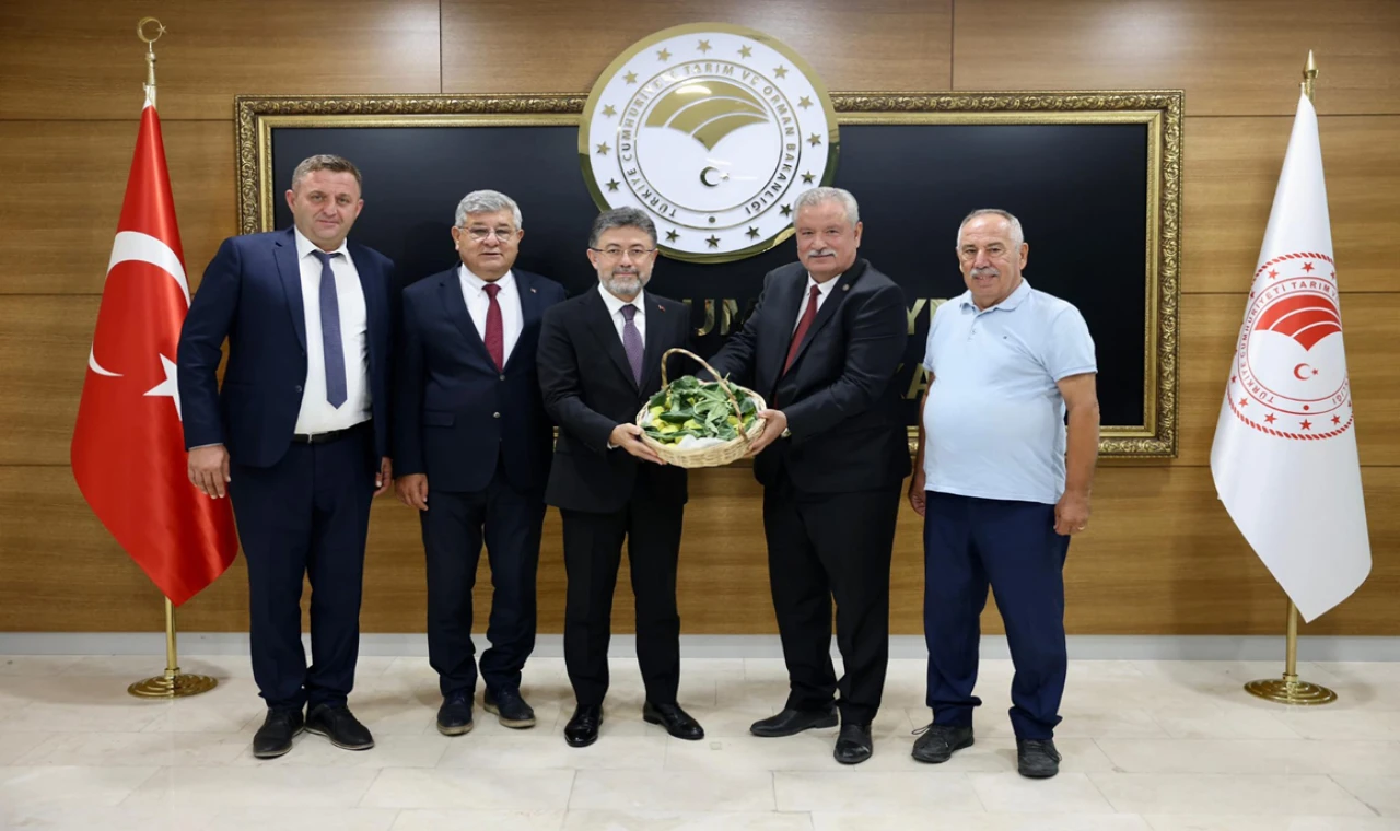 Posacı Bakan Yumaklı ziyaretine yancı olarak katılmış!